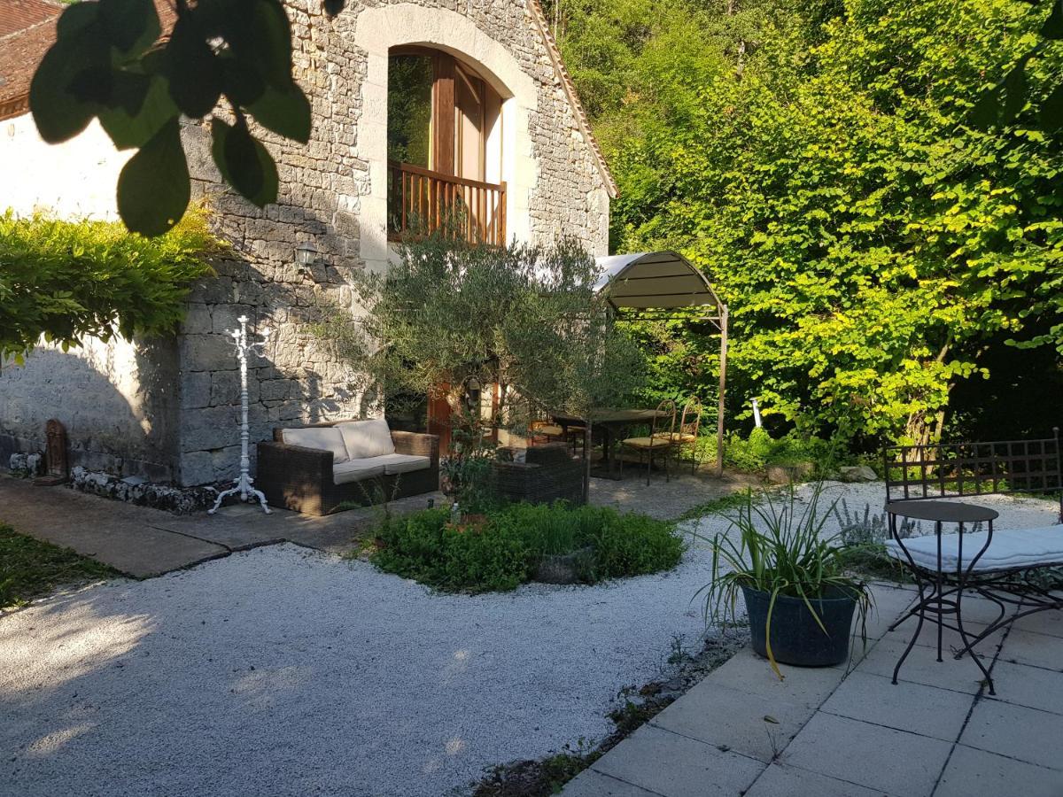 Le Moulin De Jules Et Akasha Bed and Breakfast Murat Εξωτερικό φωτογραφία