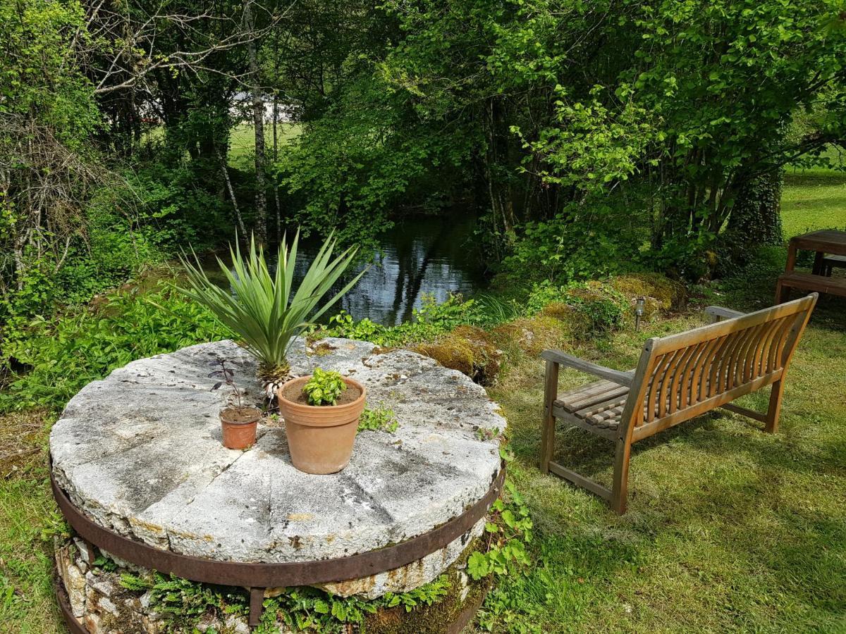 Le Moulin De Jules Et Akasha Bed and Breakfast Murat Εξωτερικό φωτογραφία